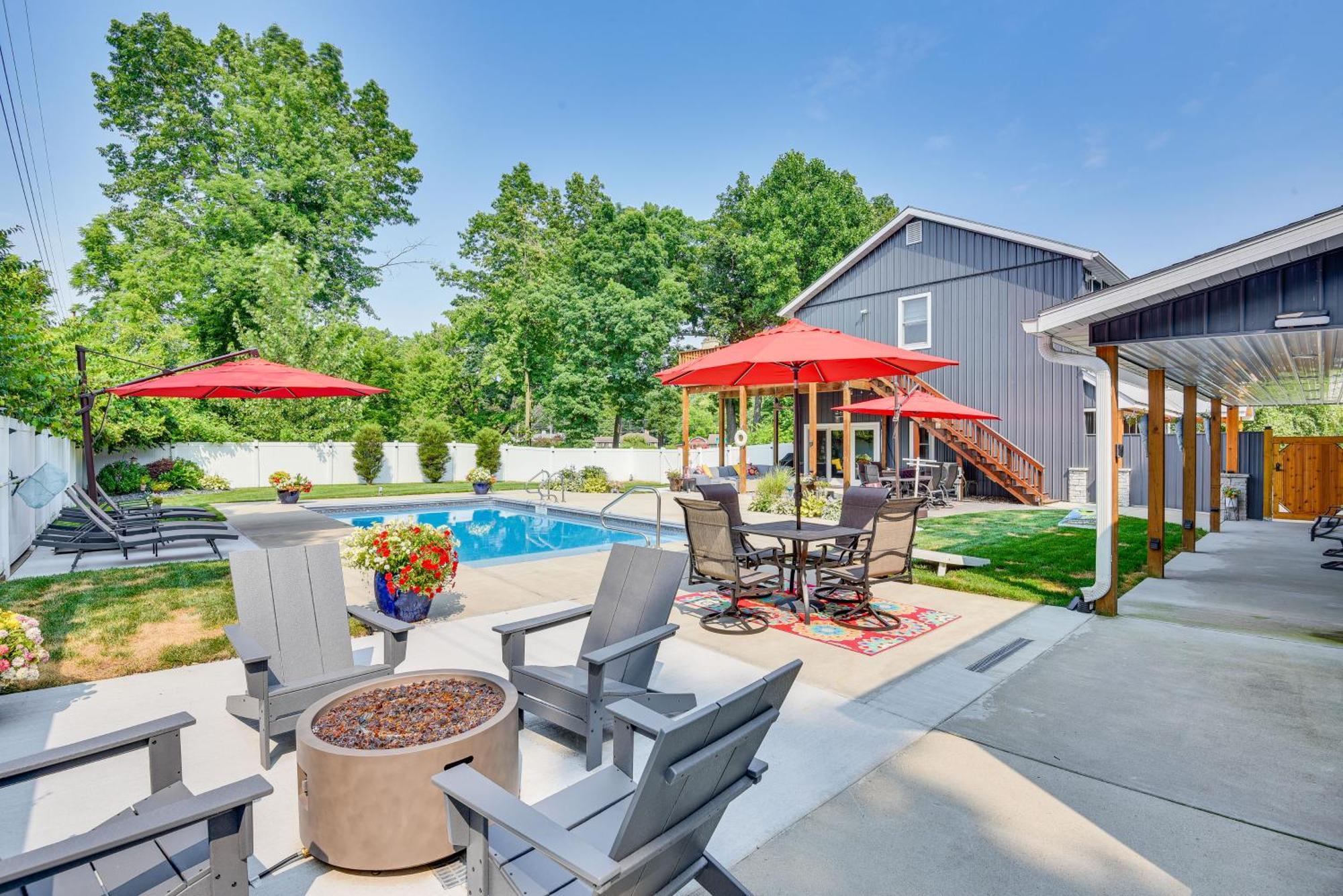 Benton Harbor Apt With Balcony And Shared Fire Pit Экстерьер фото